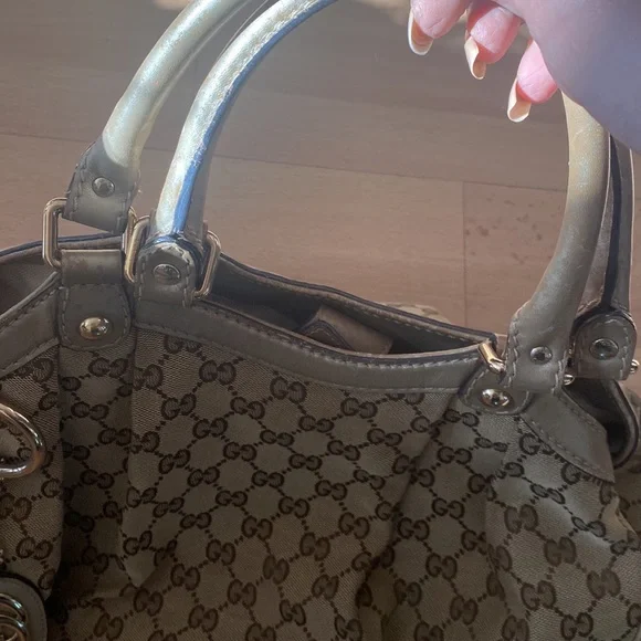 Gucci Tote - Picture 3 of 9